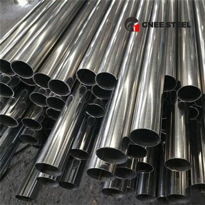Tubo in acciaio senza saldatura per applicazioni industriali